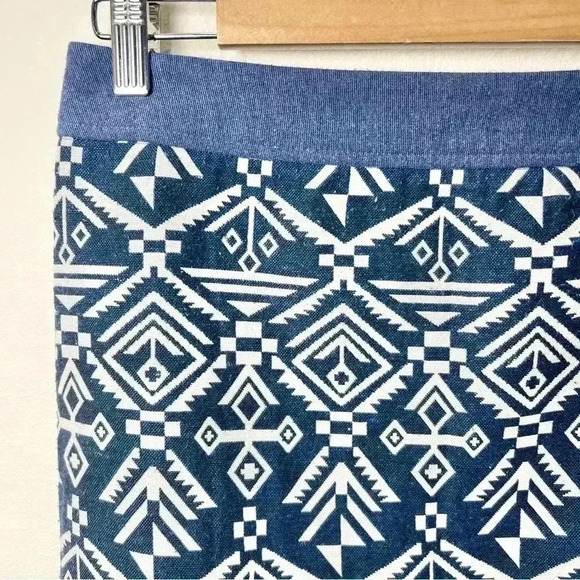Pixley Women’s Tenille Navy Blue and White Aztec Print Mini Skirt Size Small - Picture 2 of 12